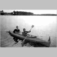 094-0185 Horst Broscheit und Hansi Boehme im August 1932 auf dem Stausee bei Friedland.jpg